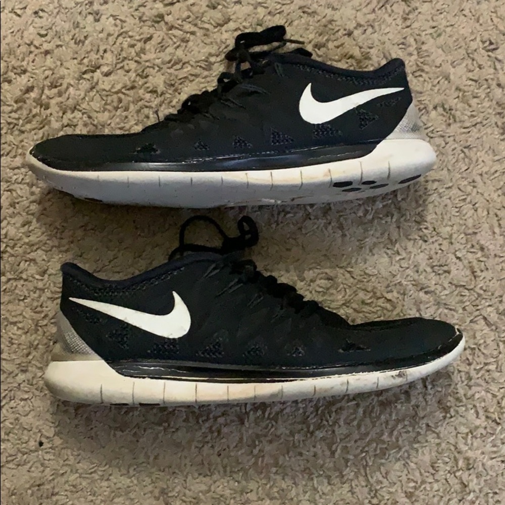 NIKE SHOES